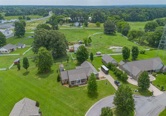 3rd image of 211 Larkspur Ln, Paducah, KY 42003 | MLS# 26016676