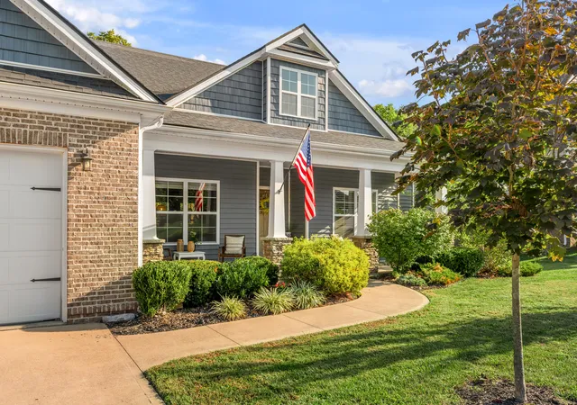 Homes for sale in Versailles, KY | 4060 Greentree Rd, Versailles, KY 40383 | MLS# 26013587