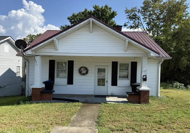 Photo 1 of Single family home for sale at 709 Cline St, Frankfort, KY 40601 | MLS# 26022982 | Listing updated on 2026-09-03