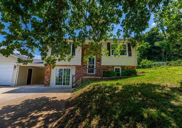 Homes for sale in Mount Vernon, KY | 40 Hill St, Mount Vernon, KY 40456 | MLS# 26013497