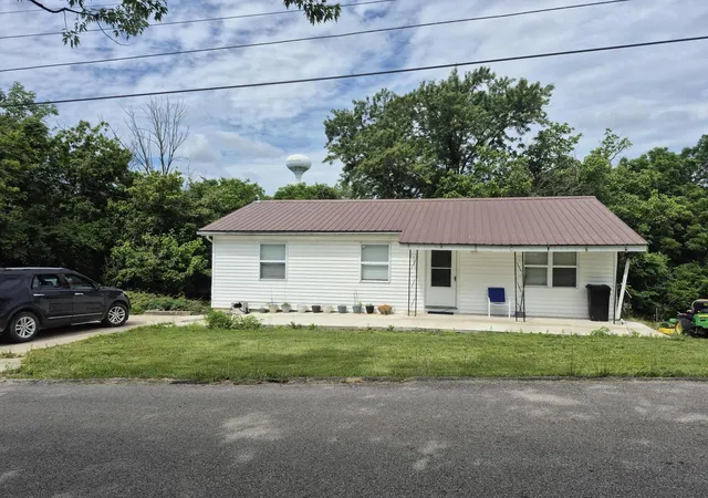 Homes for sale in Owingsville, KY | 211 Treadway Dr, Owingsville, KY 40360 | MLS# 26014435