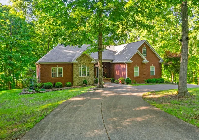 Photo 3 of Single family home for sale at 118 Periwinkle Hl Rd, Cadiz, KY 42211 | MLS# 26013602 | Listing updated on 2026-06-17
