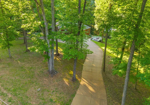 Photo 3 of Single family home for sale at 118 Periwinkle Hl Rd, Cadiz, KY 42211 | MLS# 26013602 | Listing updated on 2026-06-17