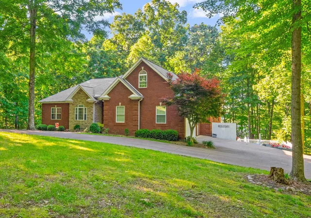 Photo 4 of Single family home for sale at 118 Periwinkle Hl Rd, Cadiz, KY 42211 | MLS# 26013602 | Listing updated on 2026-06-17