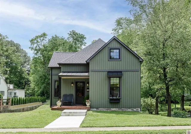 Photo 1 of Single family home for sale at 811 Olive St, Murray, KY 42071 | MLS# 26015271 | Listing updated on 2026-08-11
