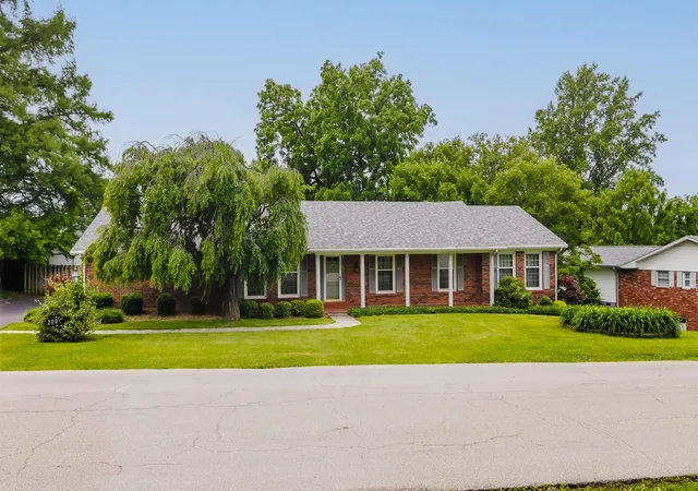 Homes for sale in Frankfort, KY | 200 Westover Rd, Frankfort, KY 40601 | MLS# 26013588