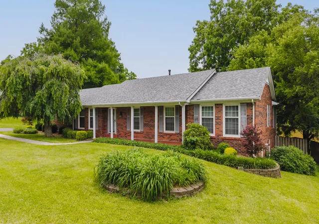 Homes for sale in Frankfort, KY | 200 Westover Rd, Frankfort, KY 40601 | MLS# 26013588