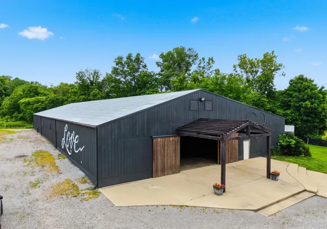 Homes for sale in Gravel Switch, KY | 17412 Forkland Rd, Gravel Switch, KY 40328 | MLS# 26013767