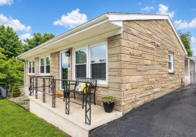 Homes for sale in Paris, KY | 3006 Lynnwood Dr, Paris, KY 40361 | MLS# 26013630
