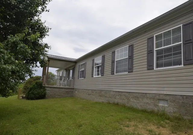 Homes for sale in Maysville, KY | 7223 Mt Carmel Rd, Maysville, KY 41056 | MLS# 26014086
