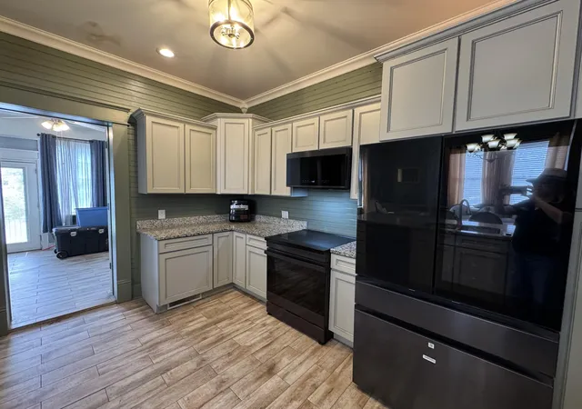 Photo 4 of Single family home for sale at 1806 S Main St, Hopkinsville, KY 42240 | MLS# 26013631 | Listing updated on 2026-06-25