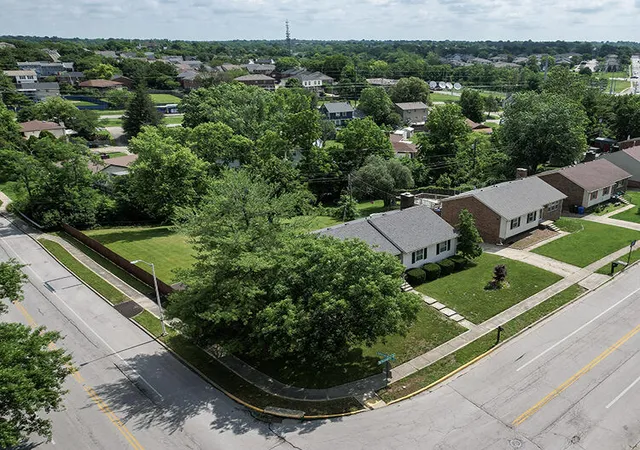 Photo 3 of Single family home for sale at 3700 Forest Green Dr, Lexington, KY 40517 | MLS# 26013637 | Listing updated on 2026-08-18