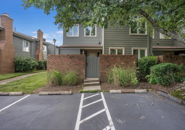 Homes for sale in Lexington, KY | 2140 Fort Harrods Dr #36, Lexington, KY 40513 | MLS# 26013676