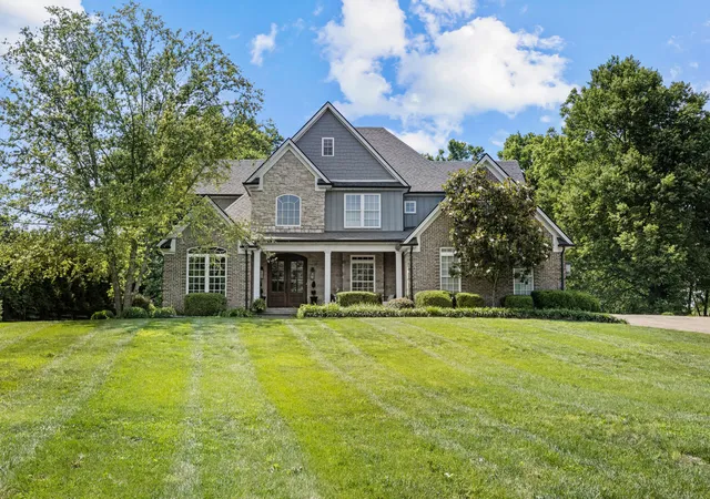 2nd image of 104 Deerfield Cir, Nicholasville, KY 40356 | MLS# 26014150