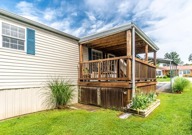 Homes for sale in Berea, KY | 201 Baugh St #8, Berea, KY 40403 | MLS# 26018349