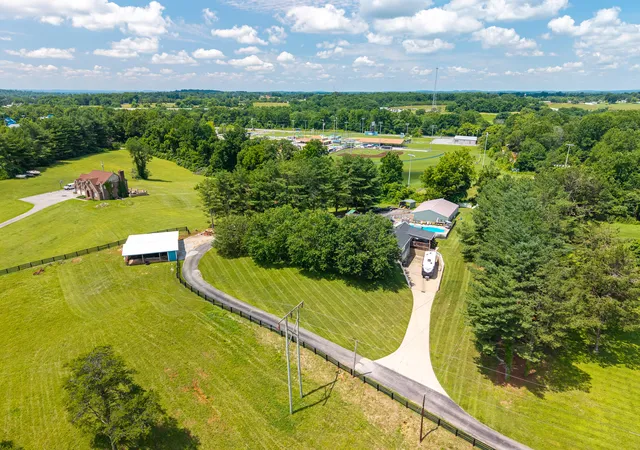 Photo 3 of Single family home for sale at 2003 Merlin Ave, Somerset, KY 42503 | MLS# 26013706 | Listing updated on 2026-09-06