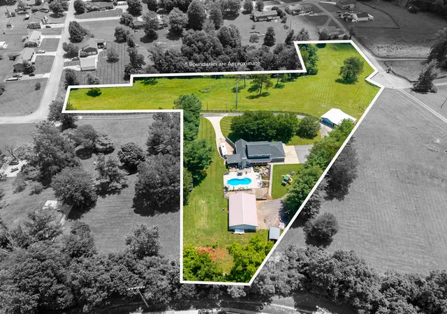 Photo 3 of Single family home for sale at 2003 Merlin Ave, Somerset, KY 42503 | MLS# 26013706 | Listing updated on 2026-09-06
