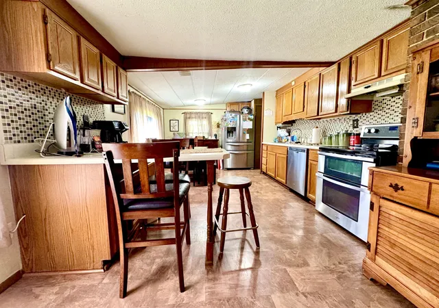 Homes for sale in Middlesboro, KY | 908 Manchester Ave, Middlesboro, KY 40965 | MLS# 26013710
