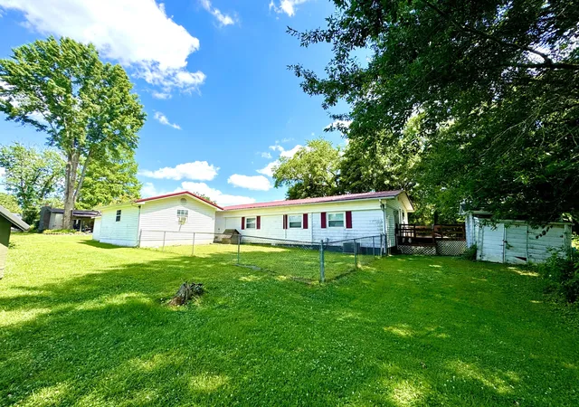 Homes for sale in Middlesboro, KY | 908 Manchester Ave, Middlesboro, KY 40965 | MLS# 26013710