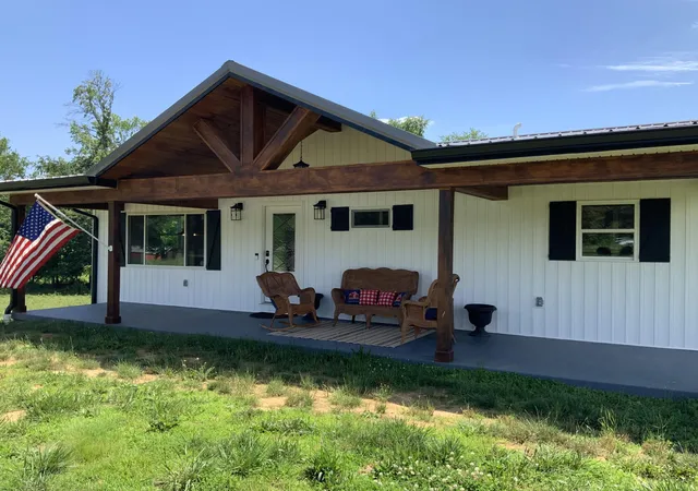 Photo 3 of Single family home for sale at 1183 Alexander Rd, Somerset, KY 42503 | MLS# 26013746 | Listing updated on 2026-09-30