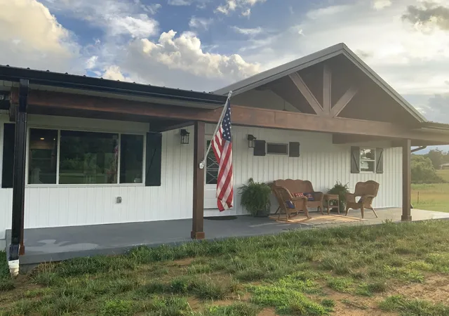 Photo 3 of Single family home for sale at 1183 Alexander Rd, Somerset, KY 42503 | MLS# 26013746 | Listing updated on 2026-09-30