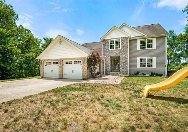 Homes for sale in Manchester, KY | 75 Sentinal Dr, Manchester, KY 40962 | MLS# 26014239