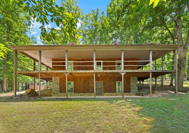 Homes for sale in Irvine, KY | 1261 Clark Rd, Irvine, KY 40336 | MLS# 26013750