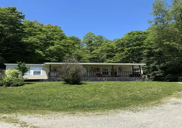 Homes for sale in Morehead, KY | 90 Butternut Rd, Morehead, KY 40351 | MLS# 26013759