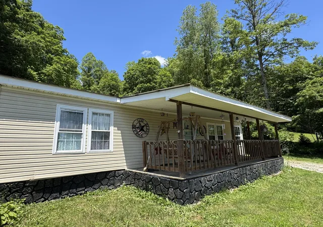 Homes for sale in Morehead, KY | 90 Butternut Rd, Morehead, KY 40351 | MLS# 26013759