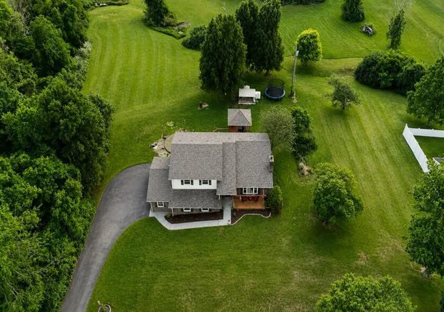 3rd image of 101 Rolling Ridge Dr, Berea, KY 40403 | MLS# 26013797