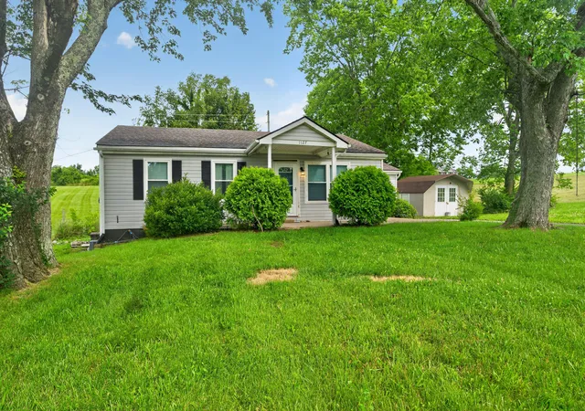 Homes for sale in Lancaster, KY | 1127 Pine Crest Rd, Lancaster, KY 40444 | MLS# 26013789