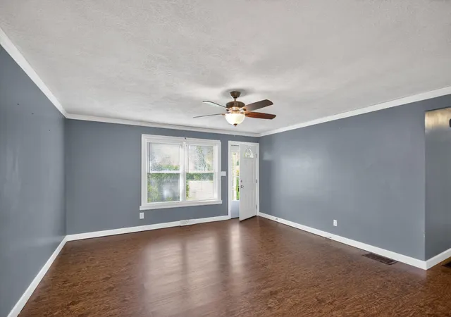 Homes for sale in Lancaster, KY | 1127 Pine Crest Rd, Lancaster, KY 40444 | MLS# 26013789
