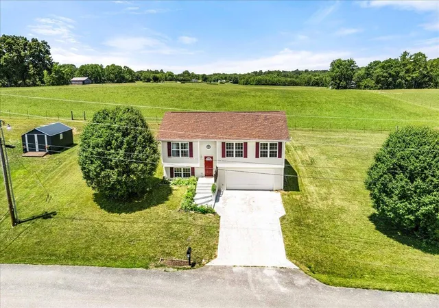 Homes for sale in Lily, KY | 115 Cam Court Dr, Lily, KY 40740 | MLS# 26014190