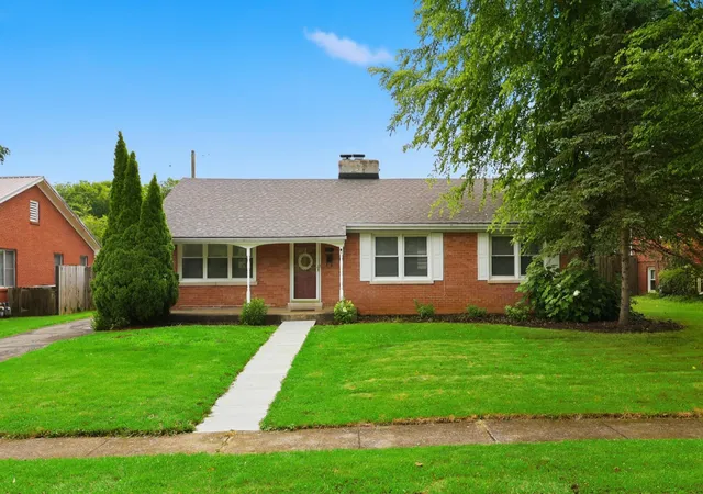 Homes for sale in Lexington, KY | 1525 Port Royal Dr, Lexington, KY 40504 | MLS# 26014085