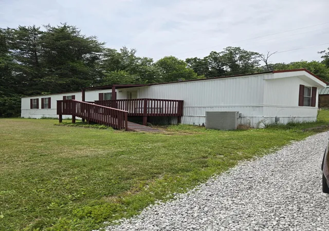 Homes for sale in Berea, KY | 2174 Lambert Rd, Berea, KY 40403 | MLS# 26013818