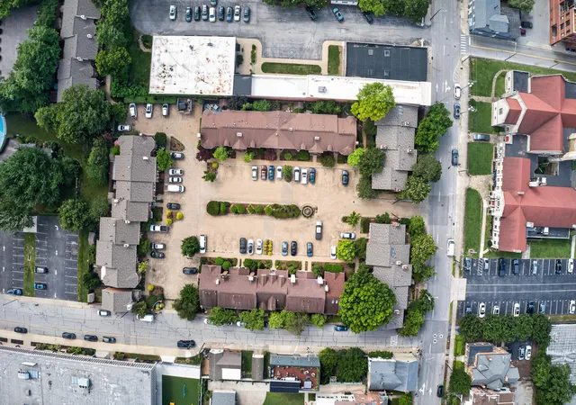 2nd image of 541 W Short St, Lexington, KY 40507