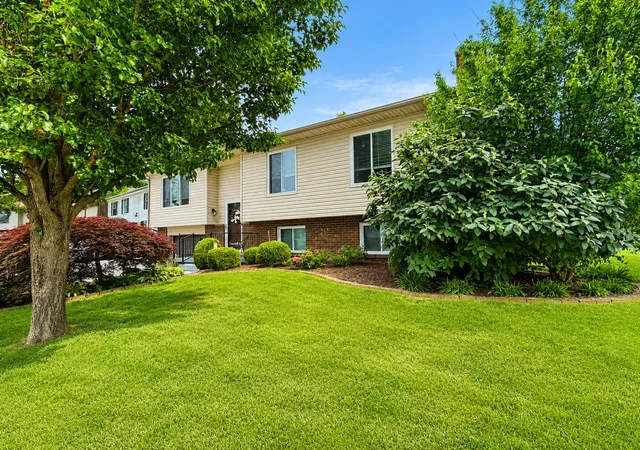 2nd image of 391 S Eagle Creek Dr, Lexington, KY 40515 | MLS# 26013994