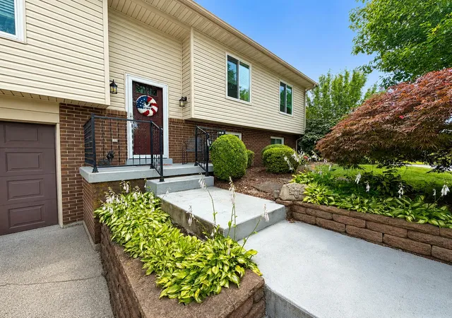 3rd image of 391 S Eagle Creek Dr, Lexington, KY 40515 | MLS# 26013994