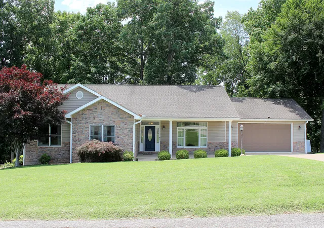 Homes for sale in Cadiz, KY | 267 Sun Hill Cir, Cadiz, KY 42211 | MLS# 26014547