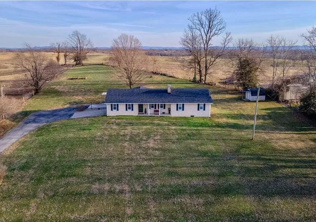 Homes for sale in Paint Lick, KY | 10405 Ky-52, Paint Lick, KY 40461 | MLS# 26013810