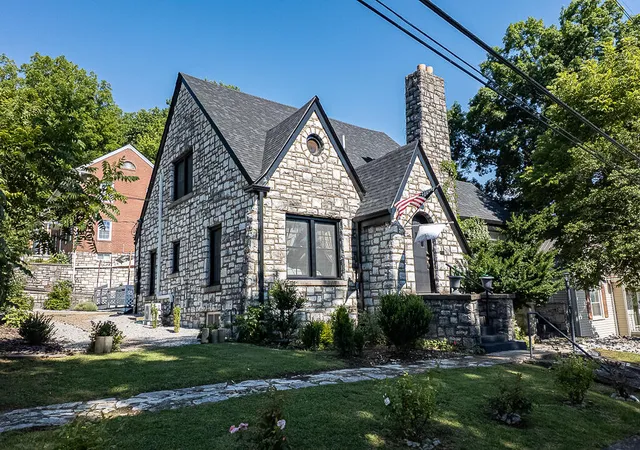 1st image of 710 Woodland Ave, Frankfort, KY 40601 | MLS# 26017335