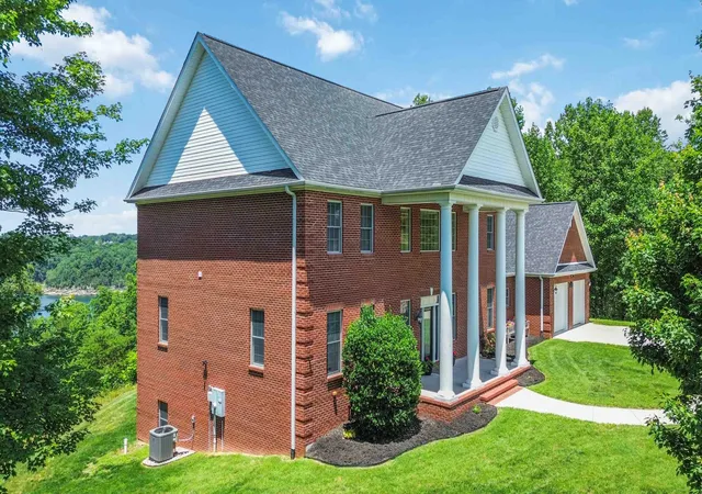 Homes for sale in Monticello, KY | 510 Green Hill Estates Rd, Monticello, KY 42633 | MLS# 26014480