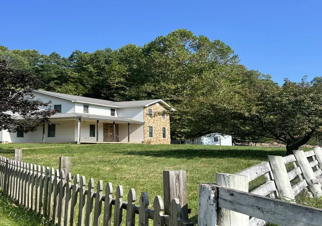 Homes for sale in Morehead, KY | 875 Upper Craney Rd, Morehead, KY 40351 | MLS# 26013816