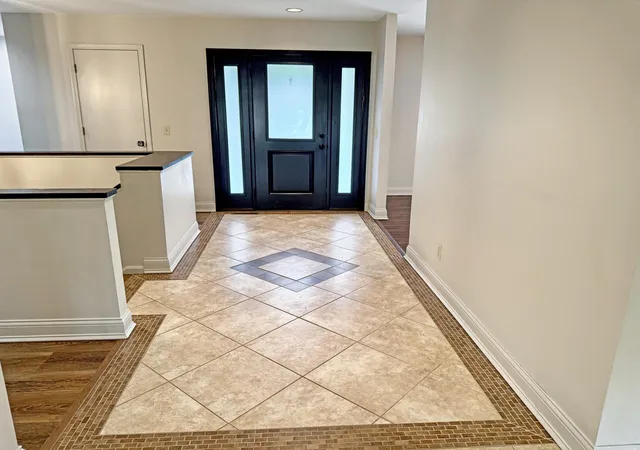 Photo 3 of Single family home for sale at 7 Pleasant View Ln, Murray, KY 42071 | MLS# 26014354 | Listing updated on 2026-09-11