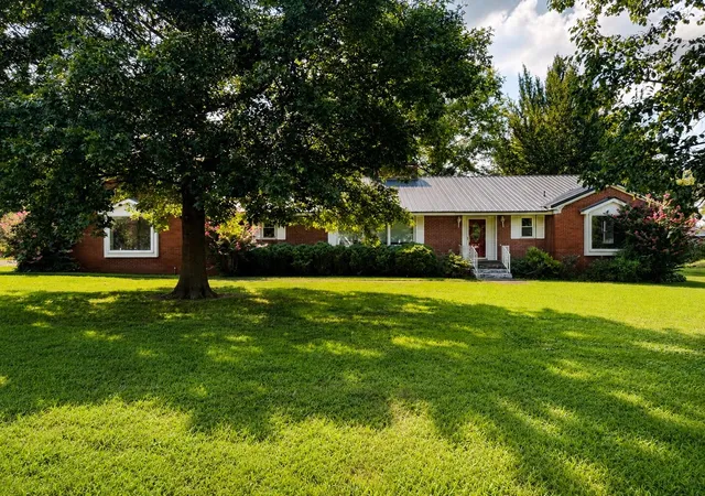 Photo 1 of Single family home for sale at 868 Broadway St, Barlow, KY 42024 | MLS# 26013829 | Listing updated on 2026-07-31