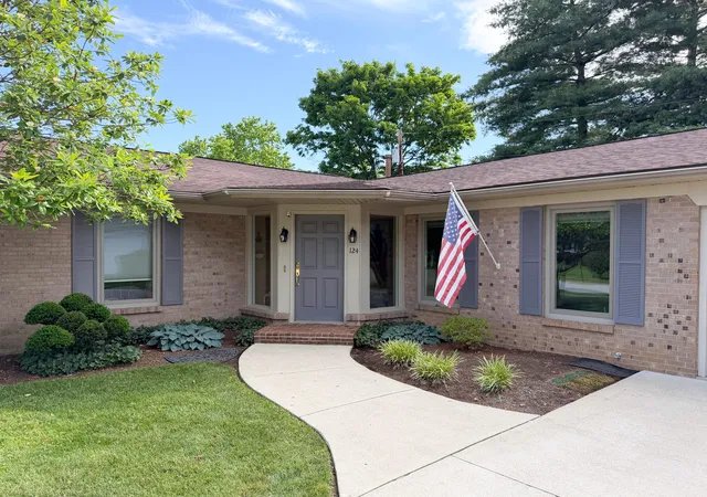 Homes for sale in Versailles, KY | 124 Yorkshire Ct, Versailles, KY 40383 | MLS# 26013861