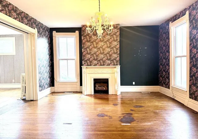 Photo 4 of Single family home for sale at 1814 S Main St, Hopkinsville, KY 42240 | MLS# 26013847 | Listing updated on 2026-06-17