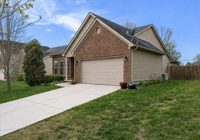 Homes for sale in Versailles, KY | 285 Gleneagles Wy, Versailles, KY 40383 | MLS# 26013852