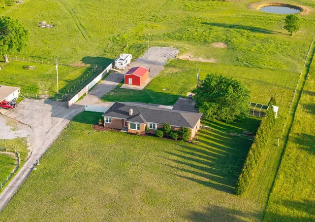 Homes for sale in Cadiz, KY | 2152 Main St, Cadiz, KY 42211 | MLS# 26013855