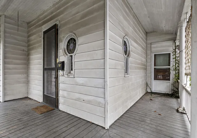 Homes for sale in Paris, KY | 658 Higgins Ave, Paris, KY 40361 | MLS# 26015822